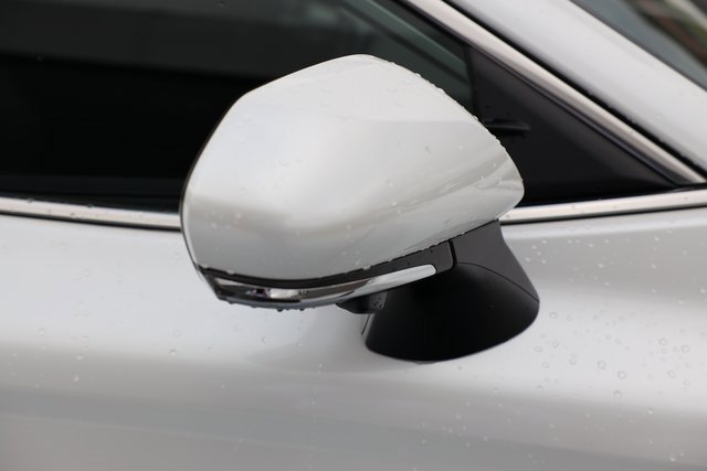 Used 2025 Toyota Camry XLE image 8