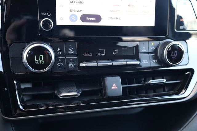 Used 2024 Toyota Highlander LE image 17