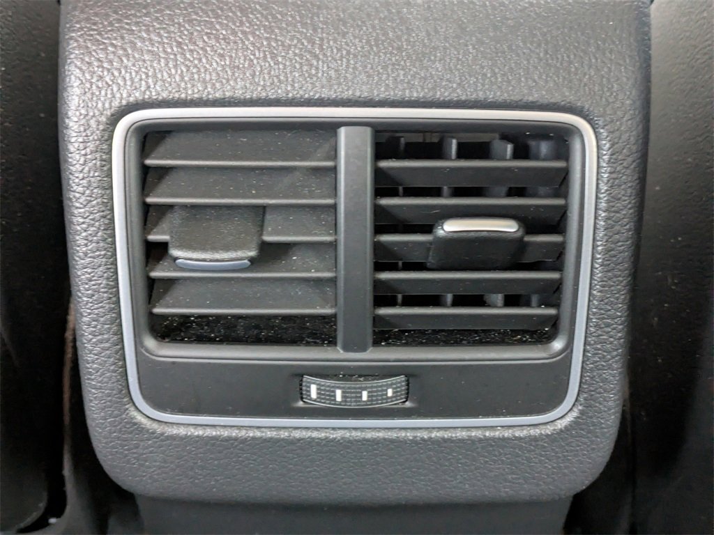 Used 2015 Volkswagen Passat 1.8T SE image 14