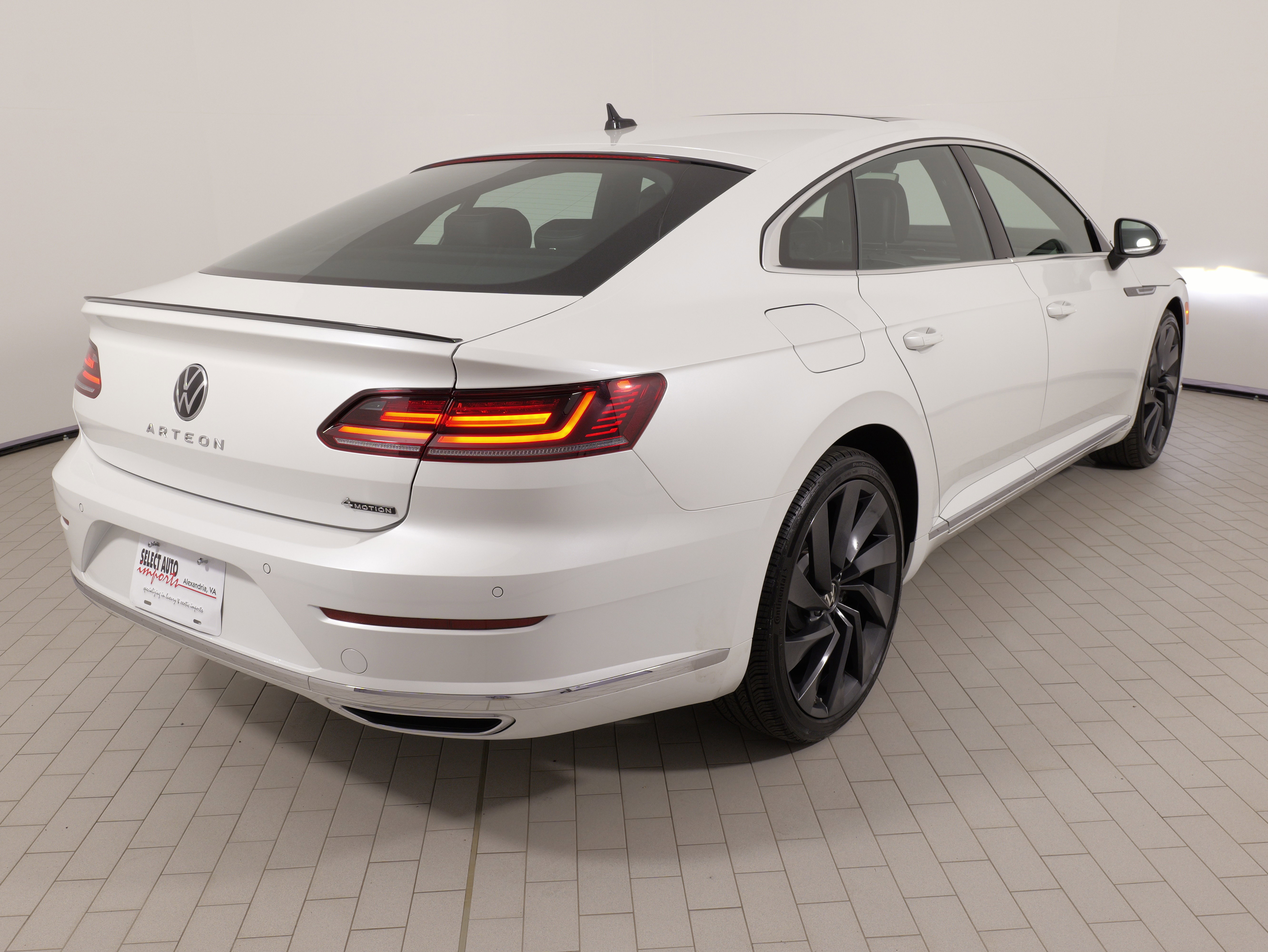 Used 2023 Volkswagen Arteon SEL AWD/4WD image 11