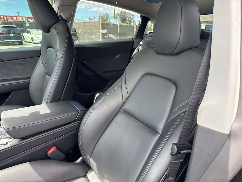 Used 2024 Tesla Model Y Long Range AWD/4WD image 26