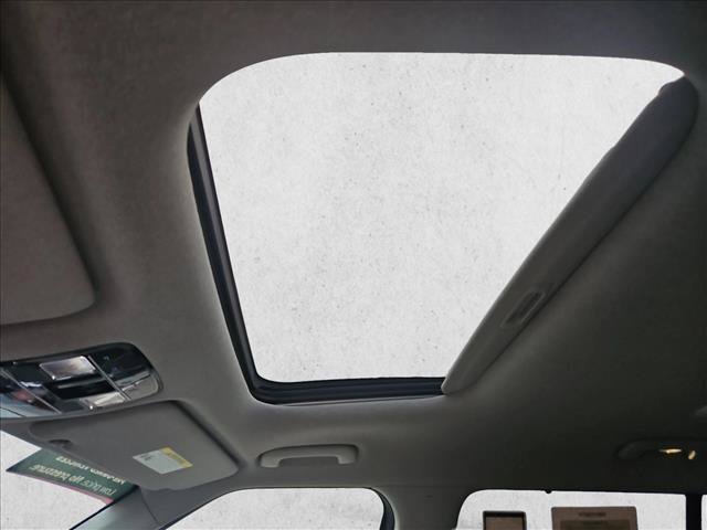 Used 2024 Hyundai Santa Fe Limited AWD/4WD image 16