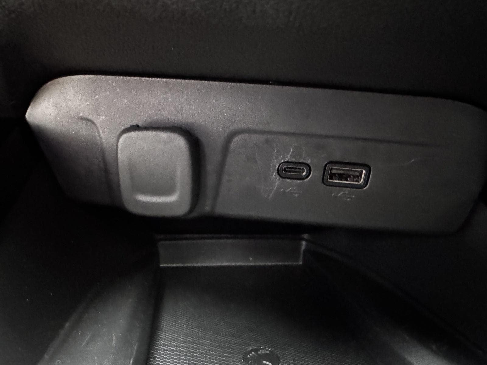 Used 2026 Chevrolet Trax RS w/ Sunroof Package FWD image 25