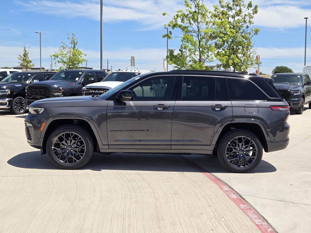 New 2026 Jeep Grand Cherokee Summit AWD/4WD image 3