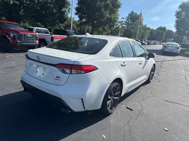 Used 2026 Toyota Corolla SE FWD image 4