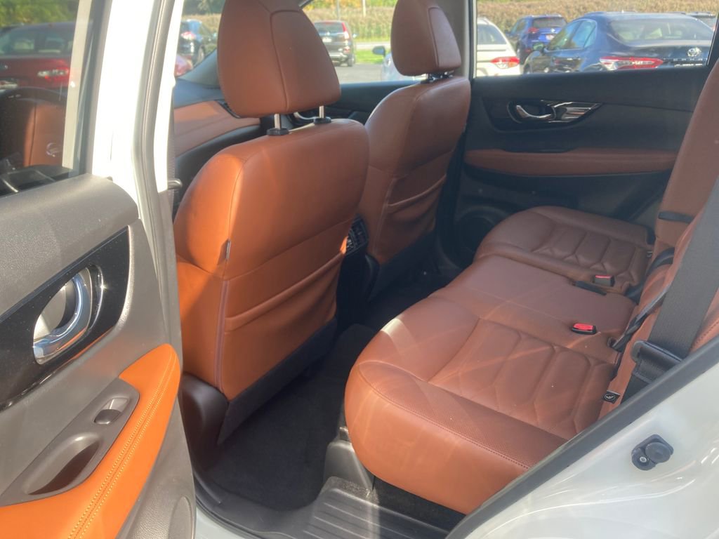 Used 2017 Nissan Rogue SL w/ SL Premium Package image 29