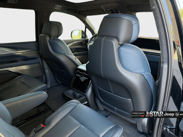 Used 2026 Cadillac Escalade IQL Sport 2 AWD/4WD image 30