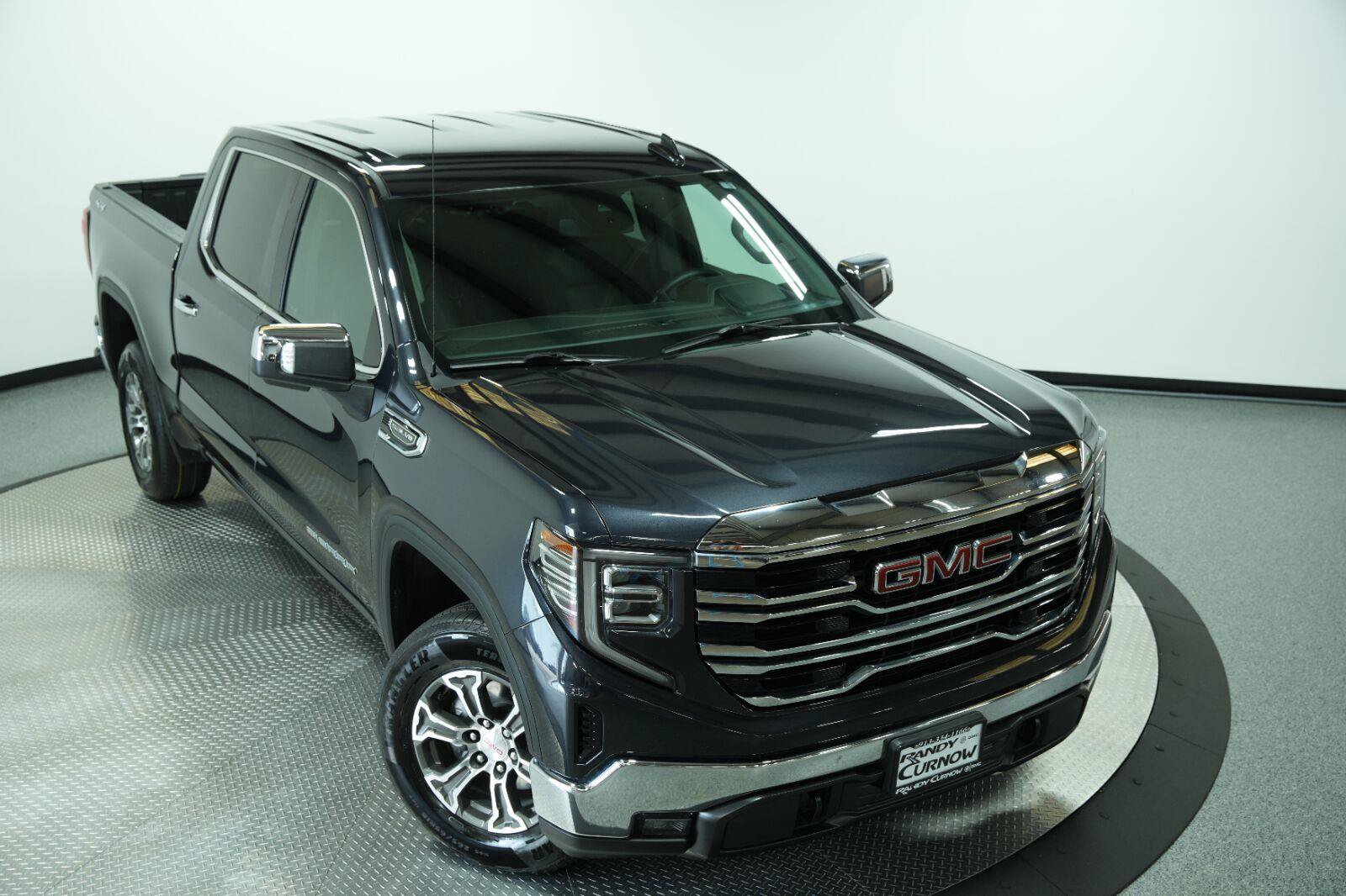 Used 2025 GMC Sierra 1500 SLT AWD/4WD image 54