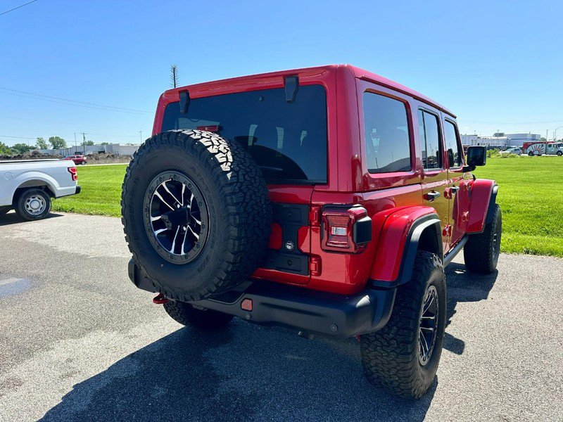 Used 2025 Jeep Wrangler Unlimited Rubicon AWD/4WD image 4