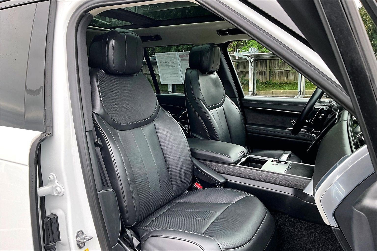 Used 2024 Land Rover Range Rover SE AWD/4WD image 7