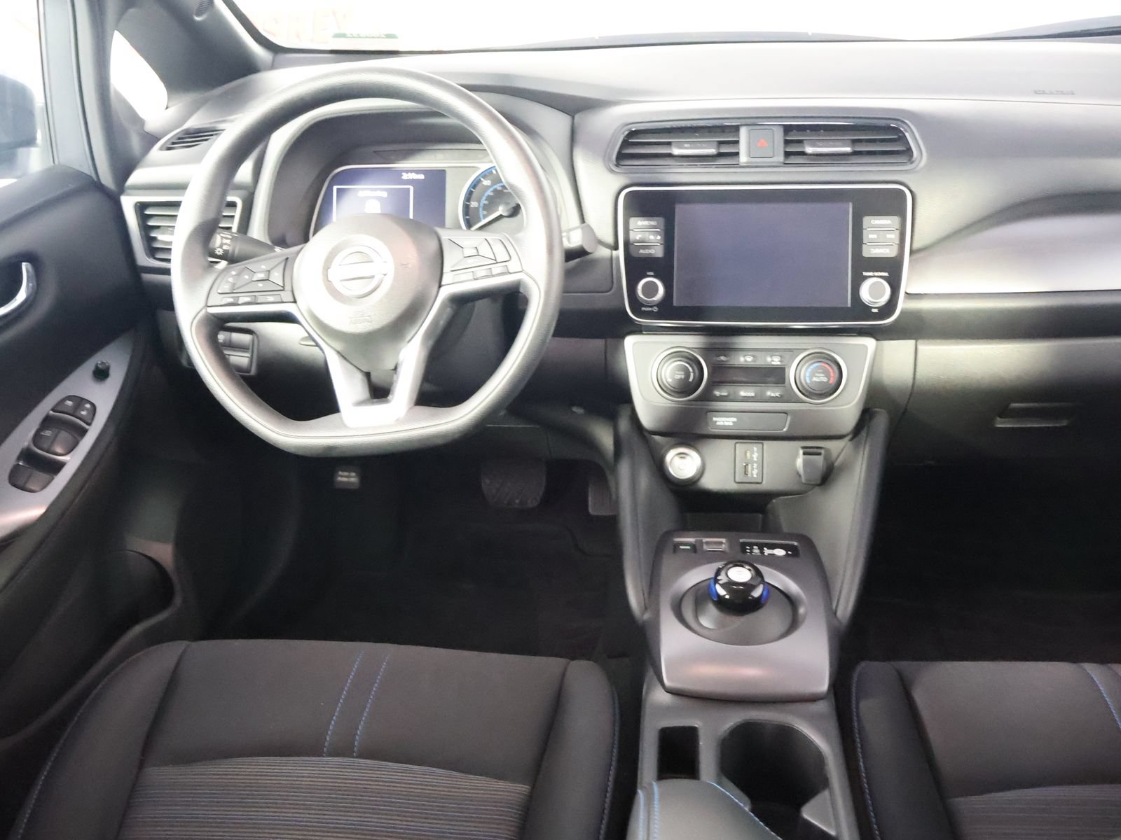 Used 2025 Nissan Leaf S FWD image 27