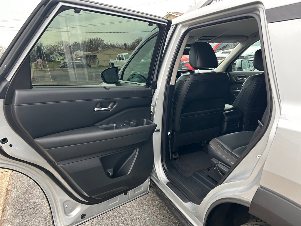 Used 2022 Nissan Pathfinder SL image 20