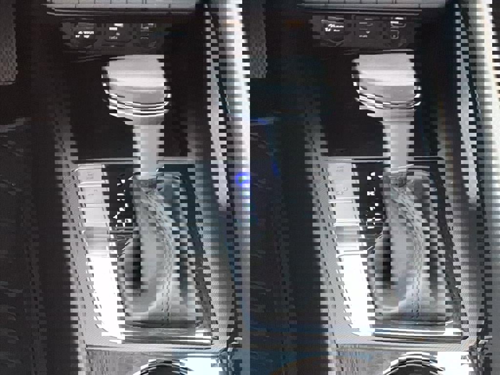 Used 2023 Hyundai Elantra Limited image 15