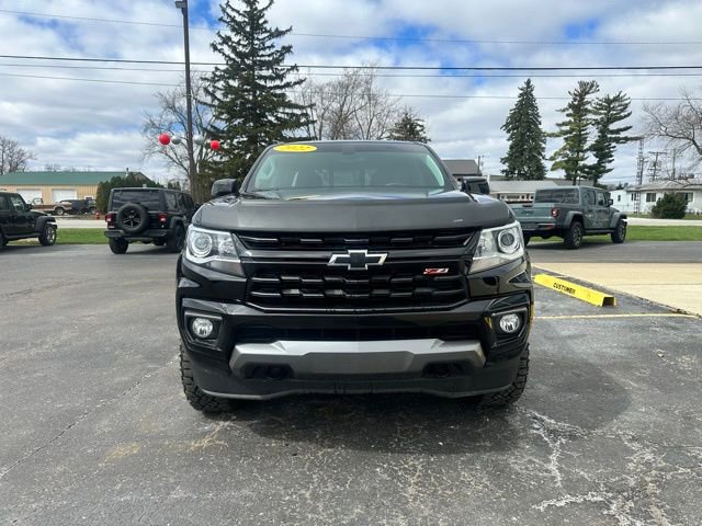 Used 2022 Chevrolet Colorado Z71 w/ Z71 Midnight Edition image 2