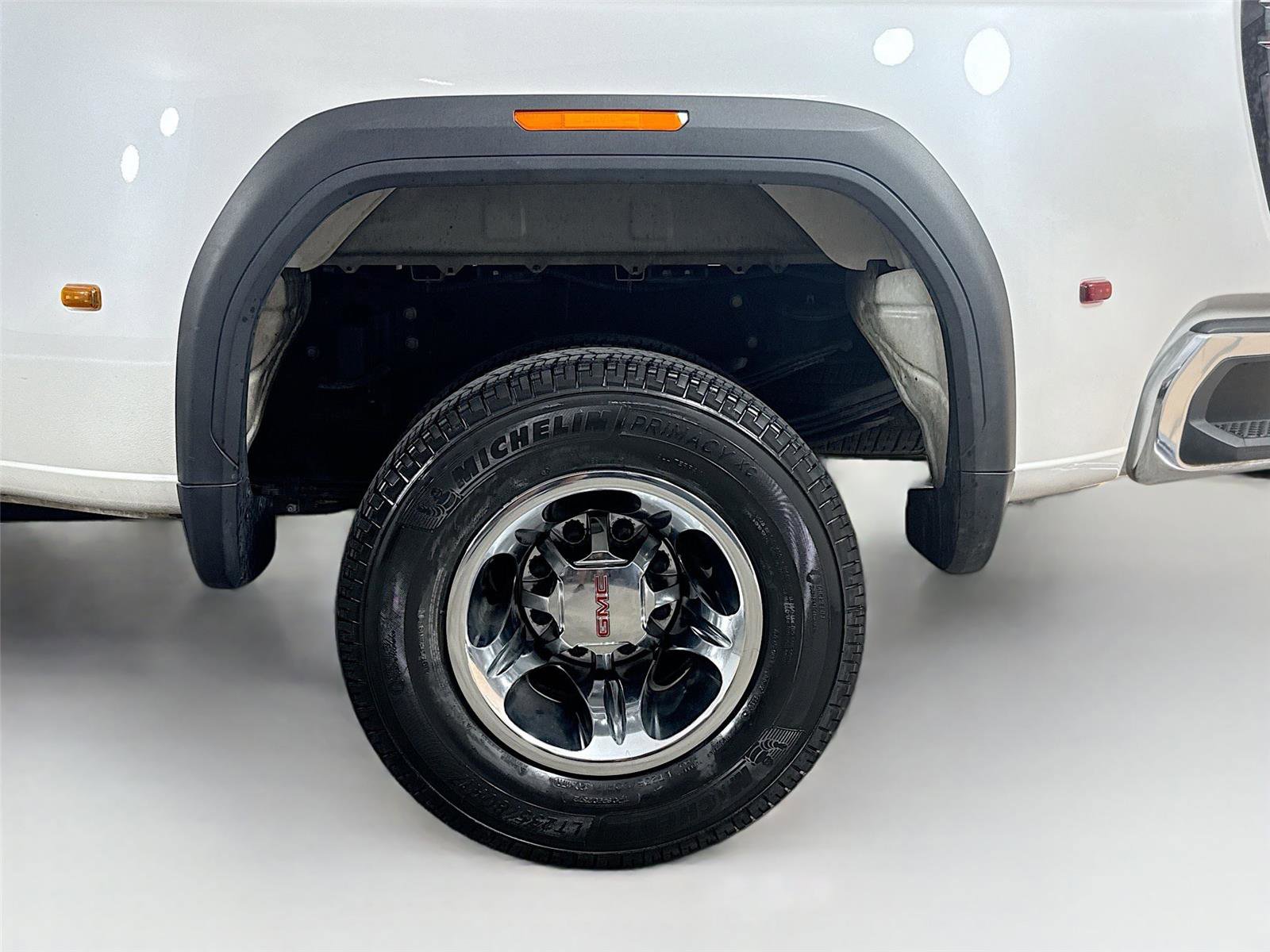 Used 2025 GMC Sierra 3500 SLT w/ SLT Convenience Package image 26