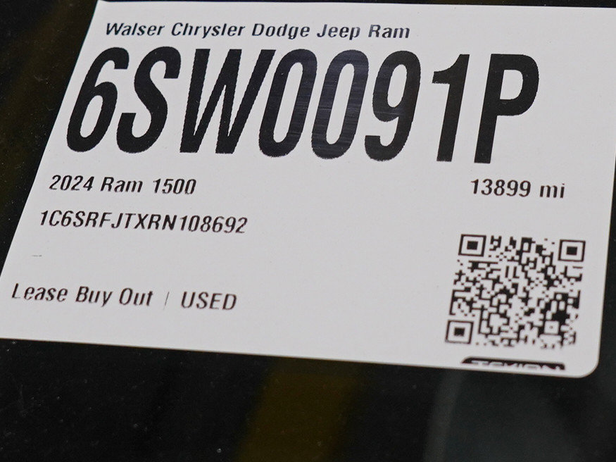 Used 2024 RAM 1500 Laramie AWD/4WD image 33