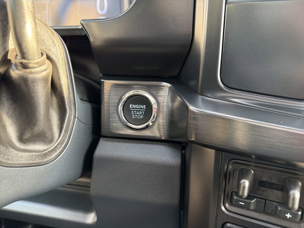 New 2026 Ford F250 Lariat w/ Black Appearance Package image 34