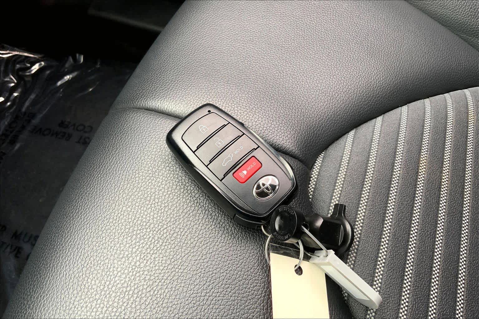 Used 2024 Toyota Highlander XSE FWD image 15