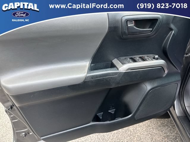 Used 2016 Toyota Tacoma SR5 w/ SR5 Appearance Package (SN) AWD/4WD image 19