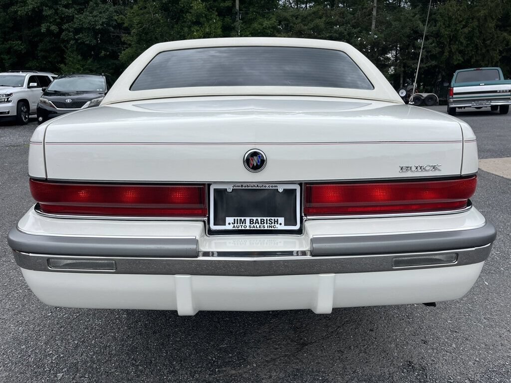 Used 1992 Buick Roadmaster Sedan RWD image 4