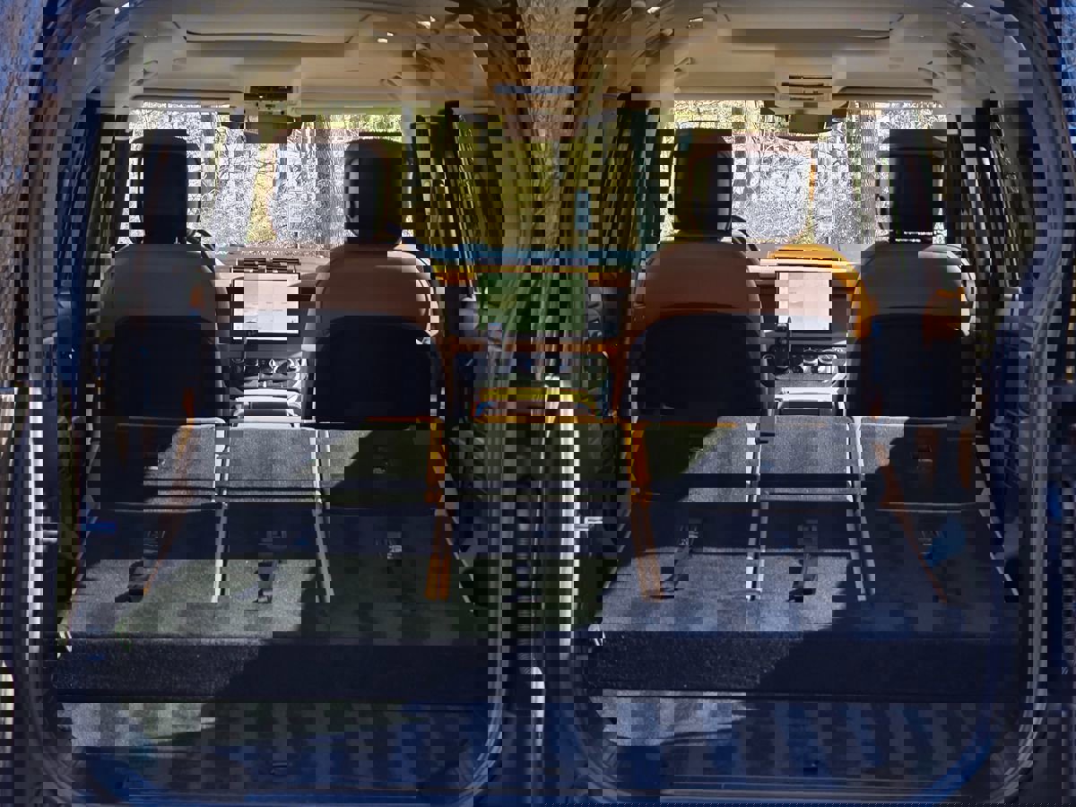 Used 2023 Land Rover Defender 130 S image 80