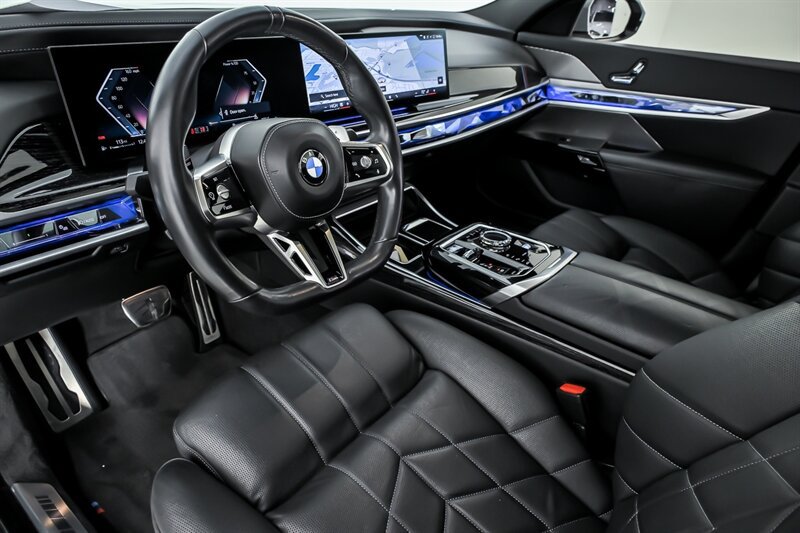 Used 2024 BMW 760i xDrive AWD/4WD image 23