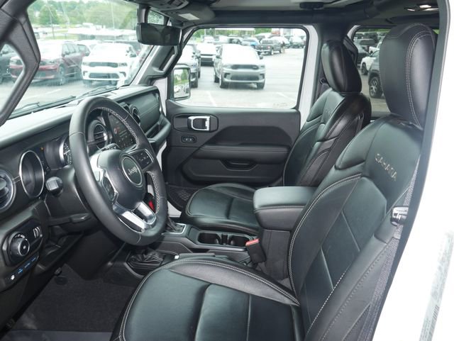 Used 2023 Jeep Wrangler Unlimited Sahara w/ Cold Weather Group AWD/4WD image 2