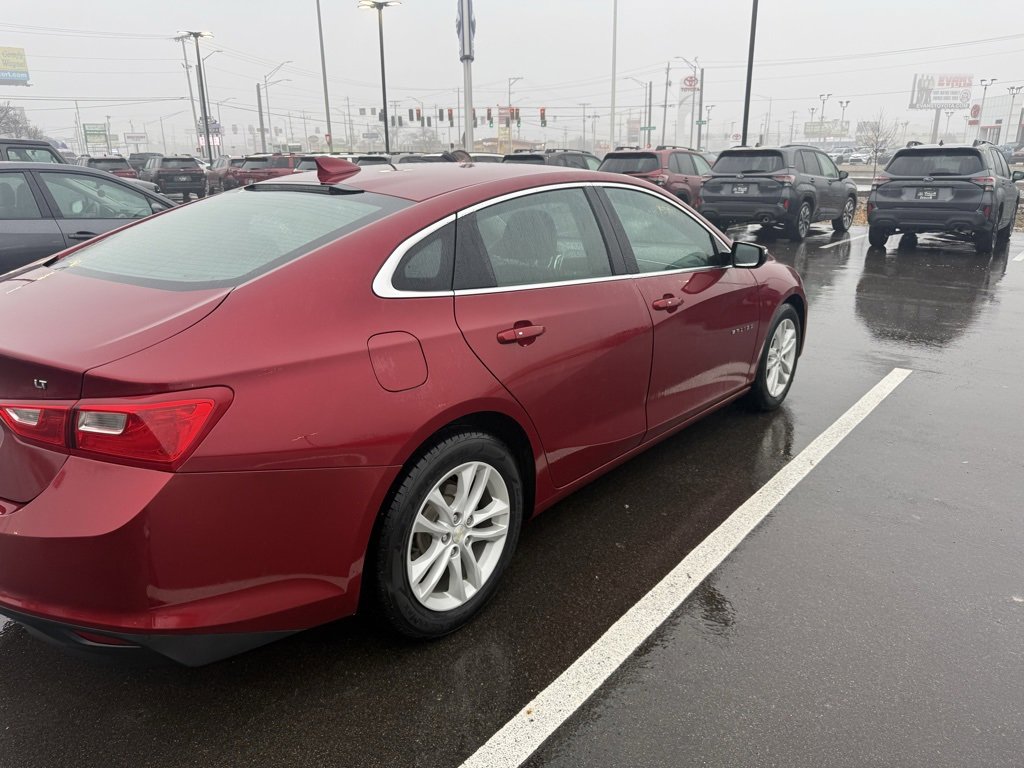 Used 2017 Chevrolet Malibu LT image 4