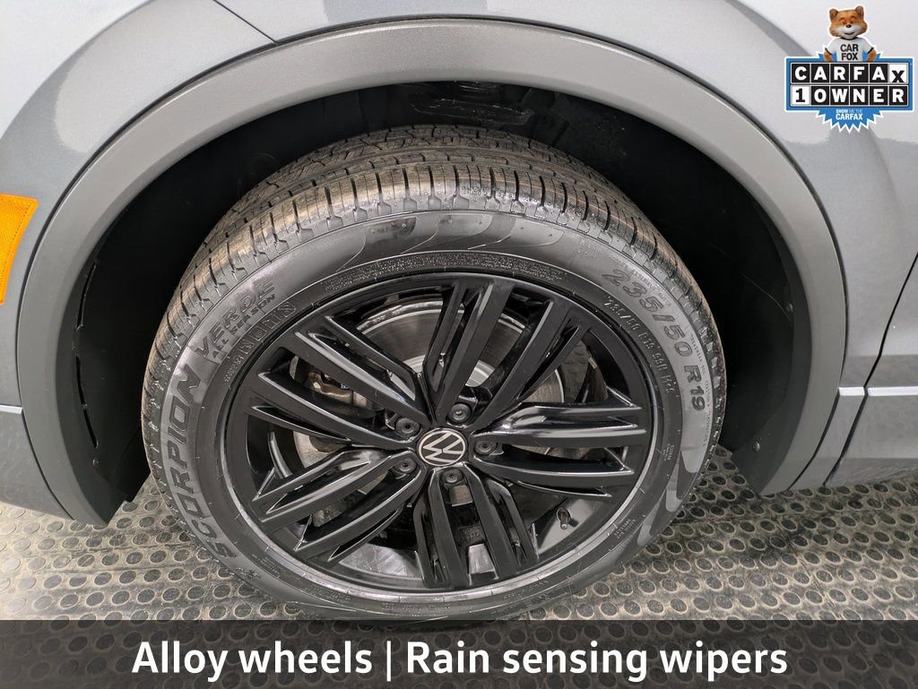 Used 2022 Volkswagen Tiguan SE R-Line AWD/4WD image 9