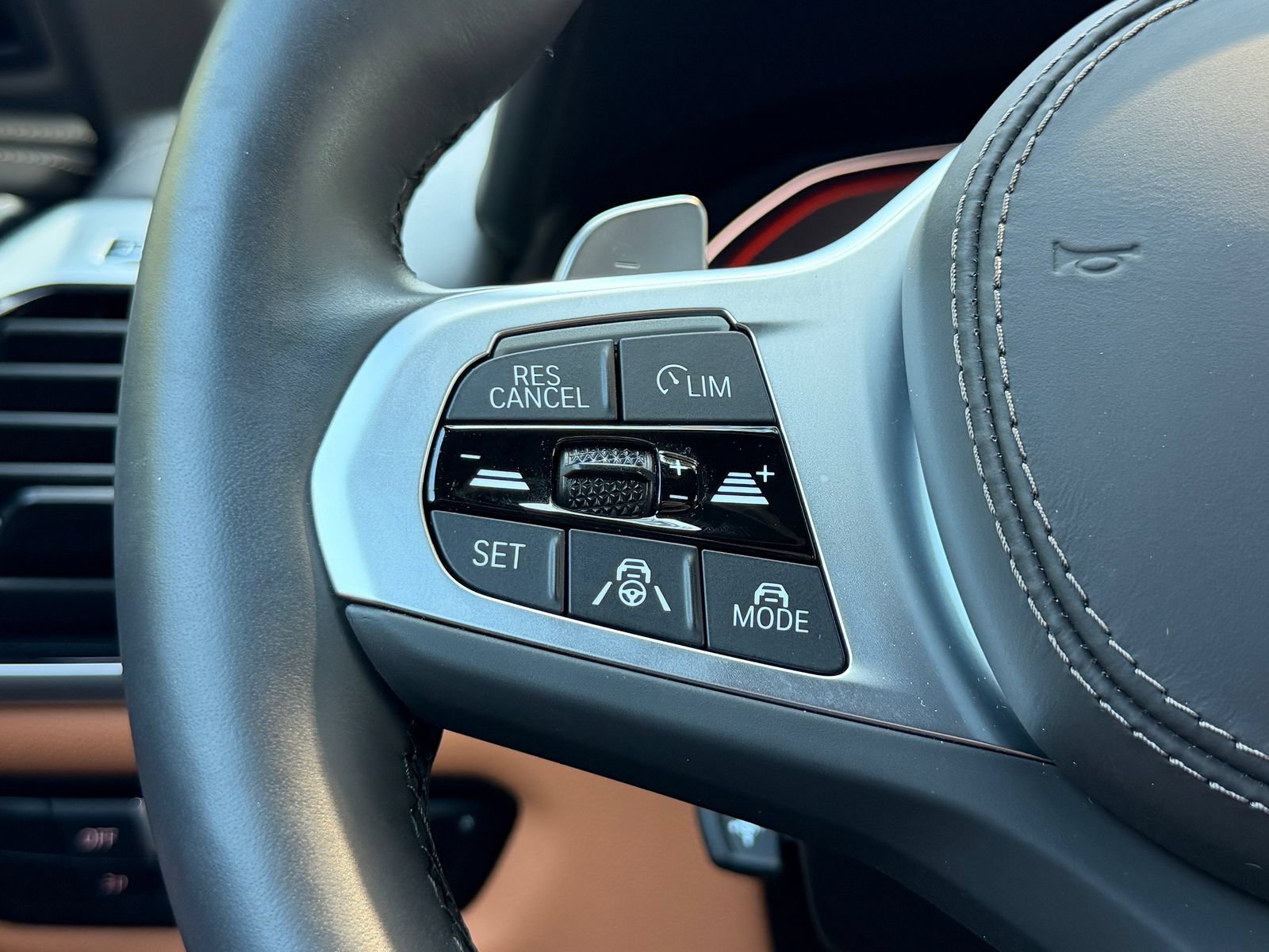 Used 2025 BMW 840i Convertible RWD image 19