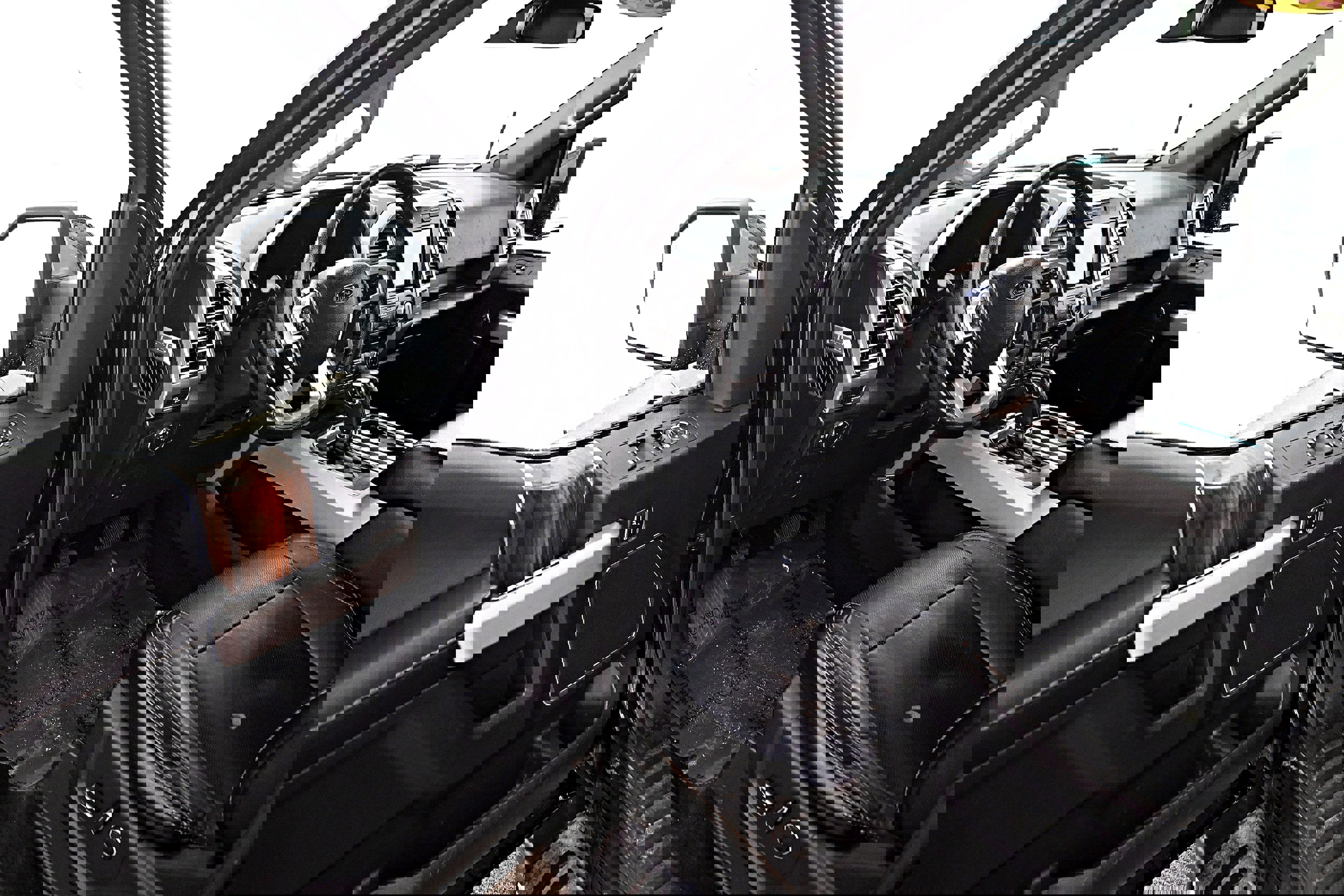 Used 2016 Ford F150 Lariat w/ Equipment Group 502A Luxury image 3