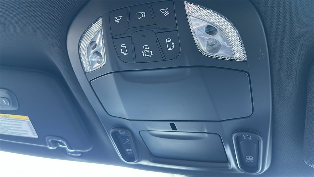 New 2026 Chrysler Pacifica Limited w/ S Appearance Package image 25