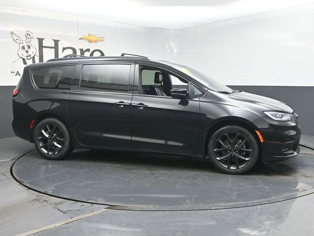 Used 2023 Chrysler Pacifica Touring-L w/ S Appearance Package FWD image 49