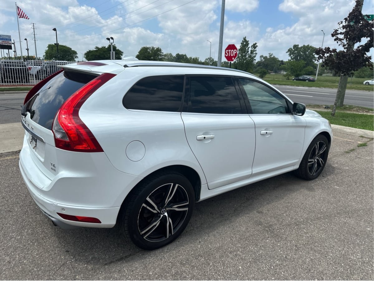 Used 2018 Volvo XC90 T6 Momentum w/ Convenience Package AWD/4WD image 7