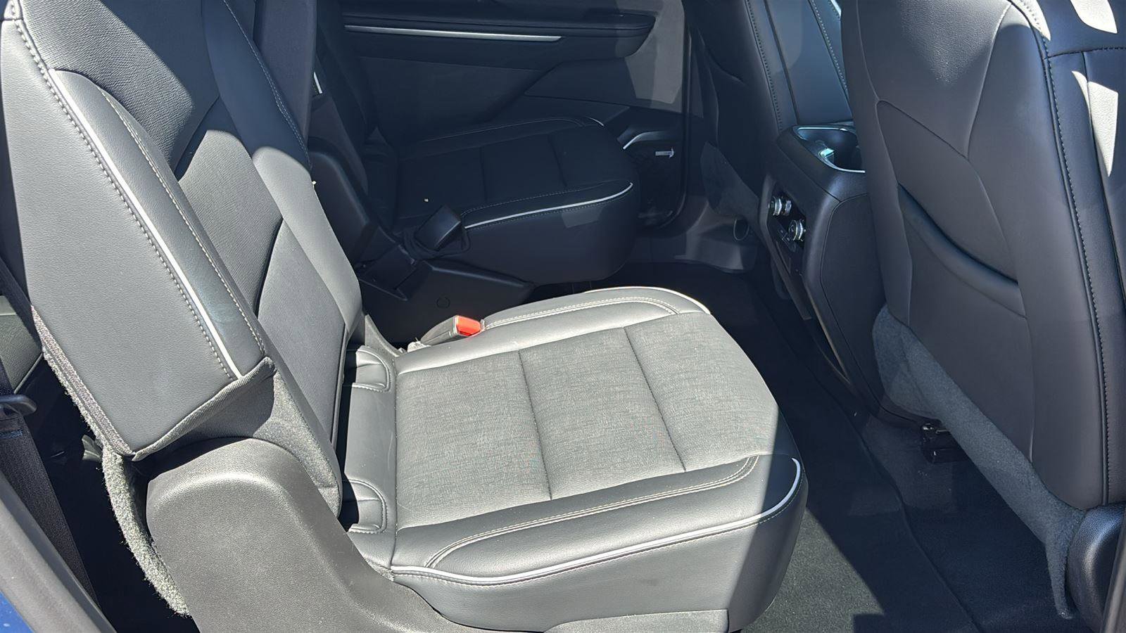 Certified 2025 Buick Enclave Preferred FWD image 20