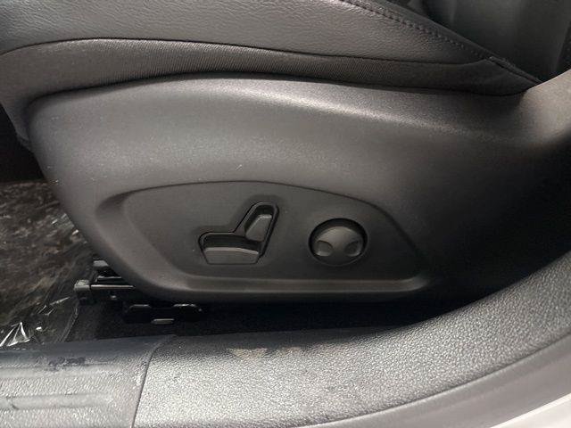 Used 2026 Jeep Compass Limited w/ Sun, Sound & Navigation Group AWD/4WD image 9
