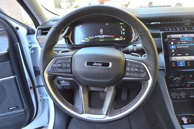 Used 2023 Jeep Grand Cherokee 4WD 4xe w/ Luxury Tech Group II image 19