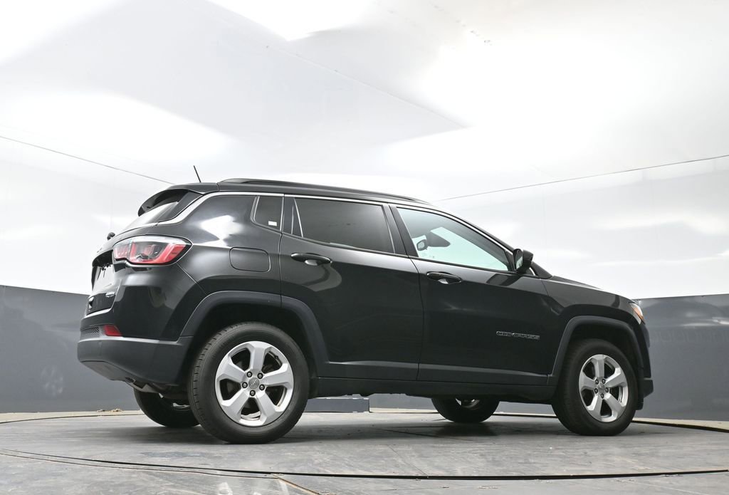 Used 2020 Jeep Compass Latitude AWD/4WD image 22
