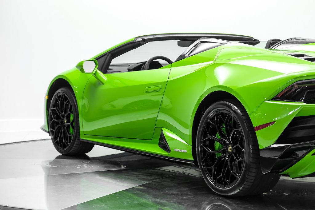 Used 2024 Lamborghini Huracan EVO AWD/4WD image 12