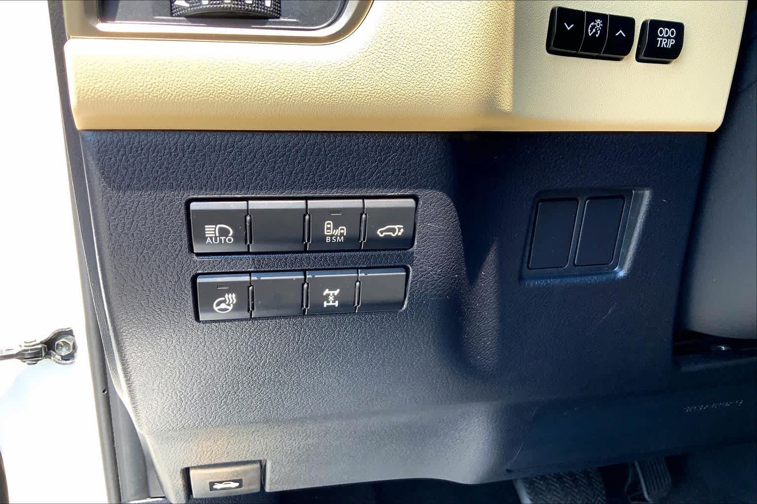 Used 2018 Lexus NX 300 AWD w/ Luxury Package image 35