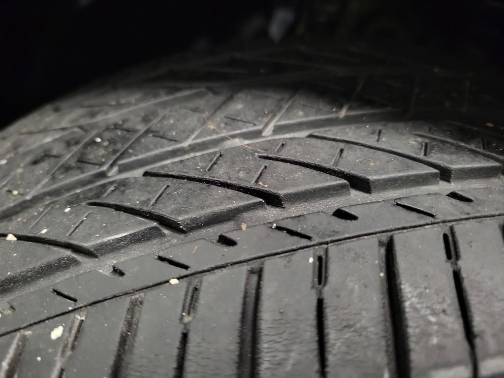 Used 2019 Toyota Avalon XLE image 11