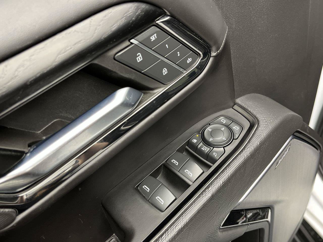Used 2024 GMC Sierra 2500 AT4X AWD/4WD image 12