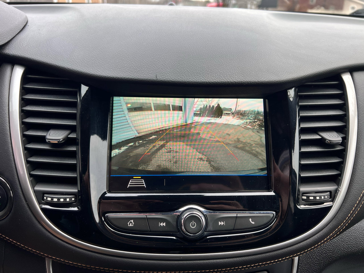 Used 2019 Chevrolet Trax LT w/ LT Convenience Package image 15