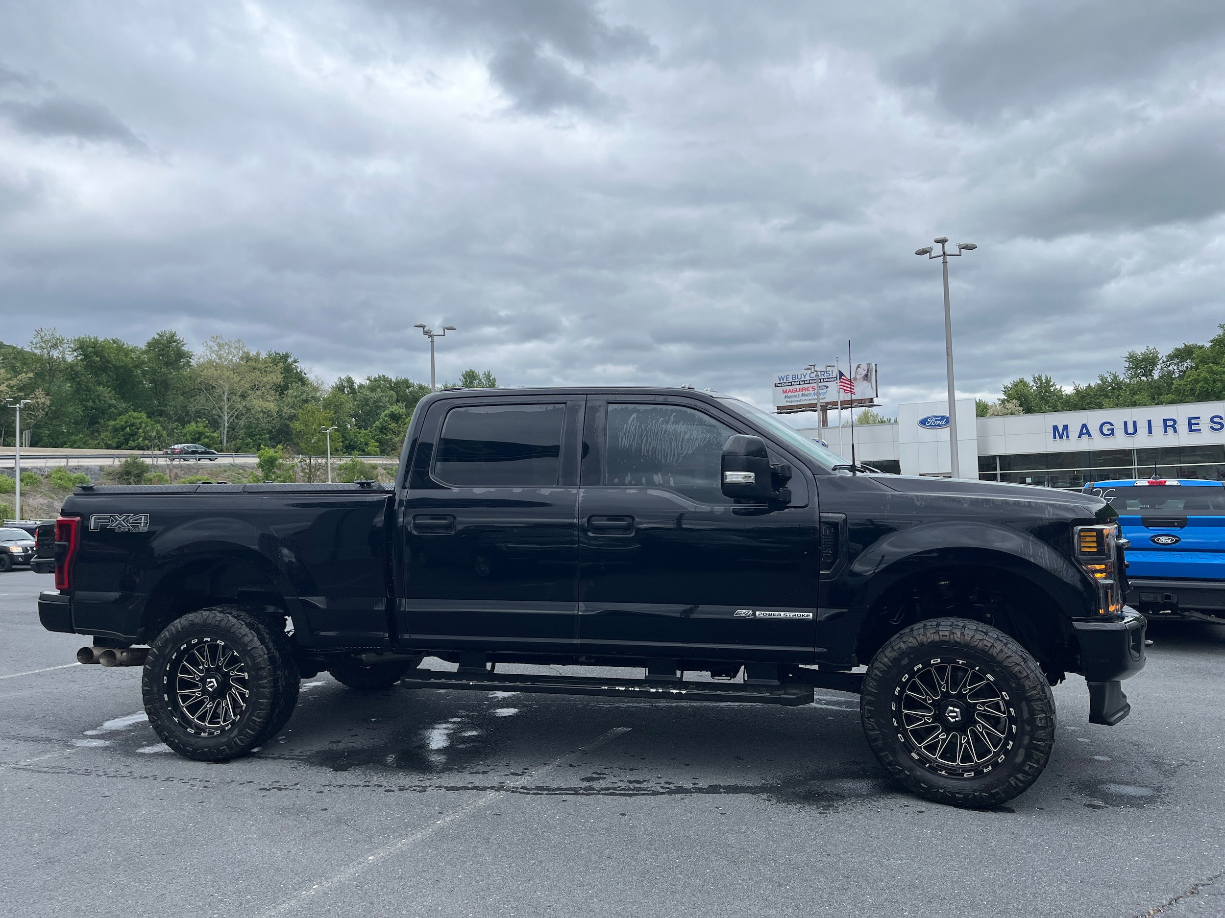 Used 2022 Ford F250 XLT w/ Black Appearance Package AWD/4WD image 4