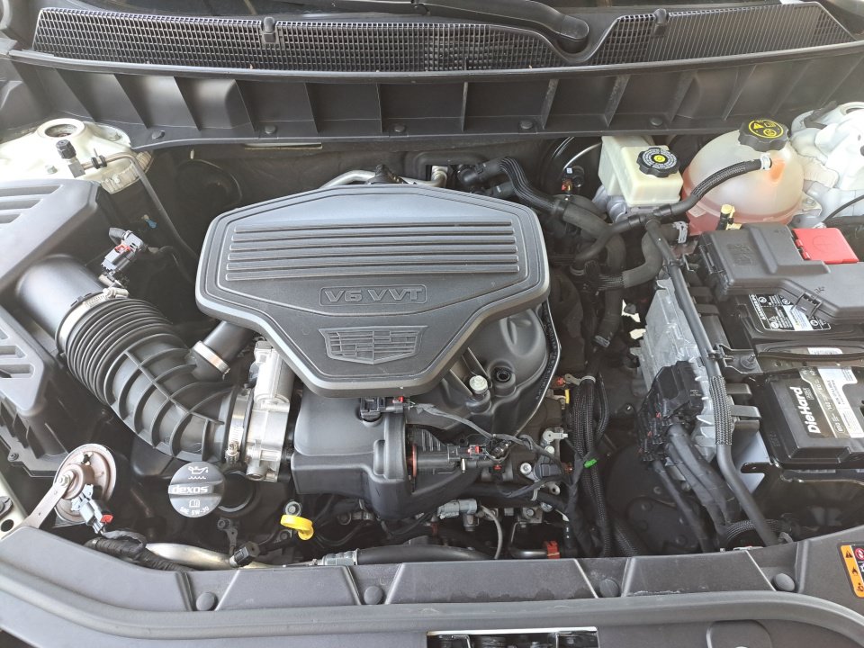 Used 2017 Cadillac XT5 Premium Luxury FWD image 24