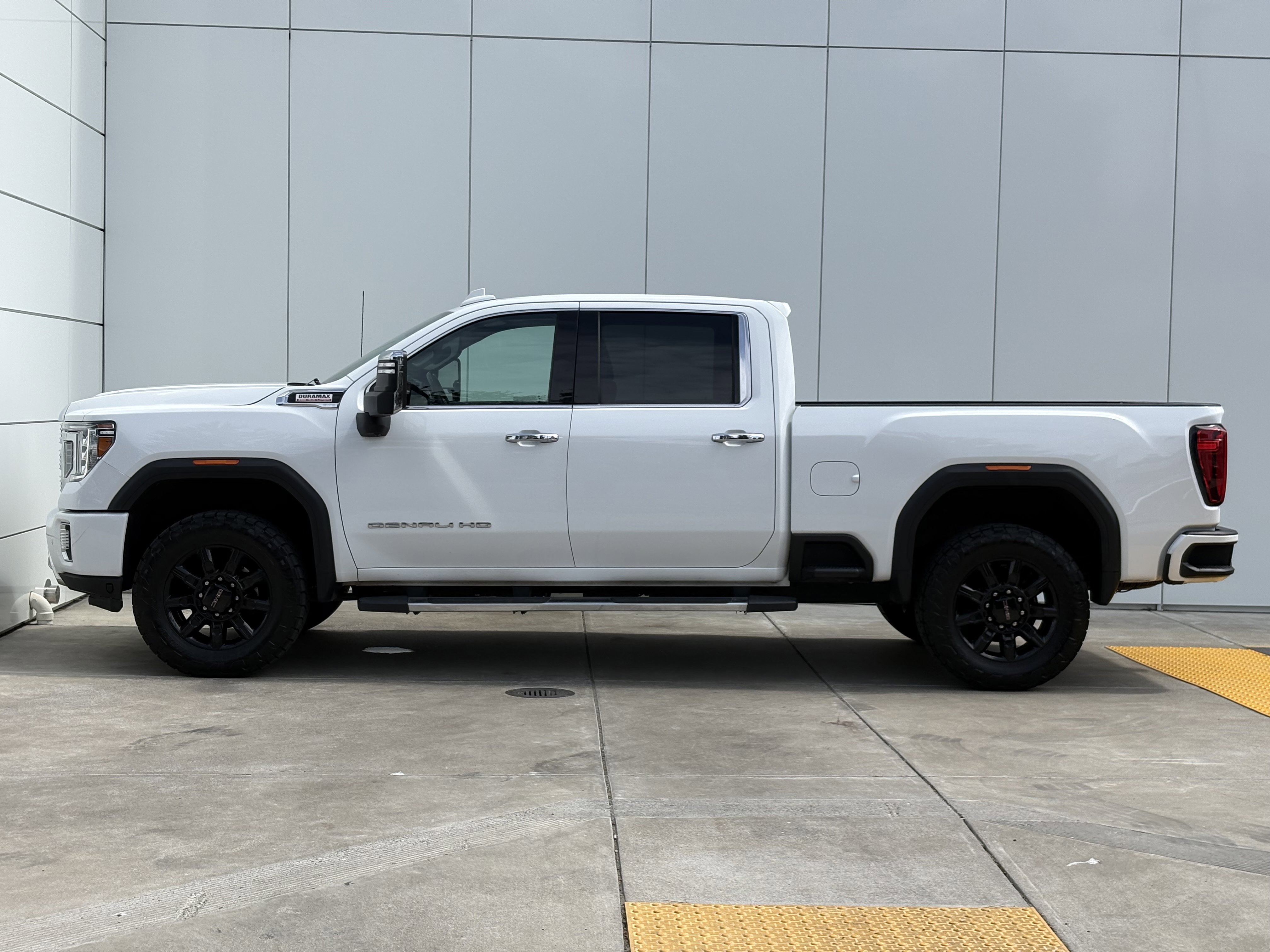 Used 2022 GMC Sierra 2500 Denali w/ Denali Ultimate Package AWD/4WD image 4