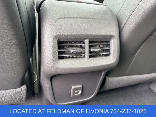 Certified 2023 Chevrolet Equinox RS w/ LPO, Floor Liner Package AWD/4WD image 21