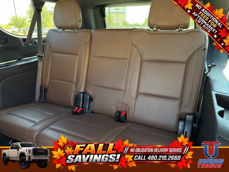 Used 2022 Chevrolet Suburban High Country AWD/4WD image 23