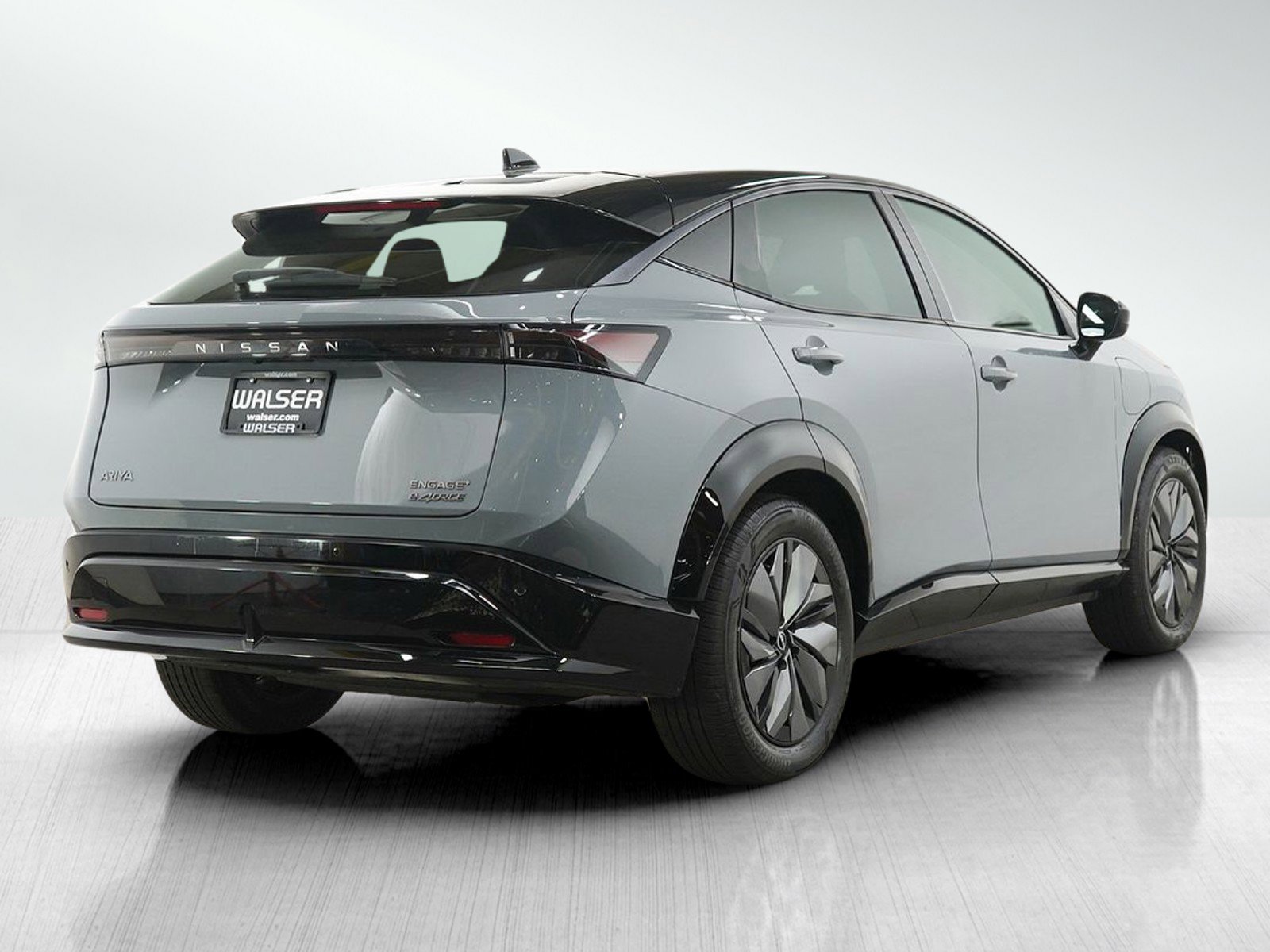 Used 2025 Nissan Ariya AWD image 5