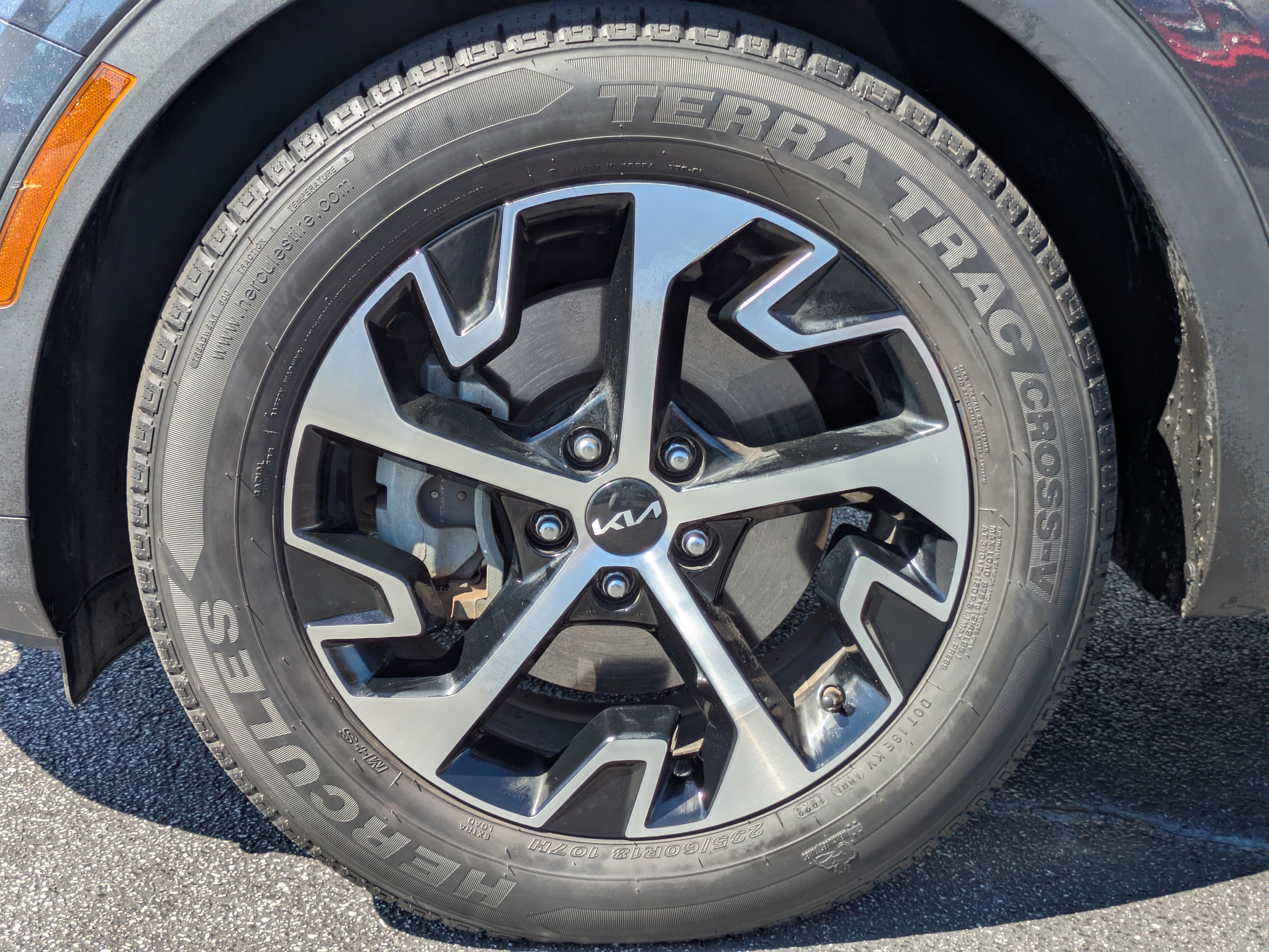 Used 2023 Kia Sportage EX image 30